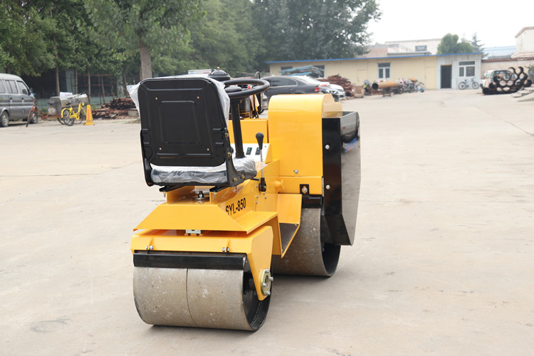 小型壓路機(jī)在城市的美化中越來越常見，它的結(jié)果又如何呢？