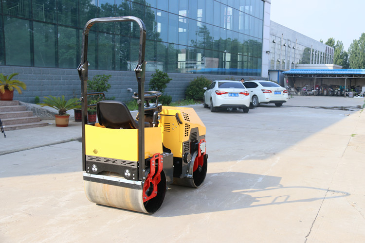 把施工效率提升的更高，是每個(gè)壓路機(jī)組長(zhǎng)的重要任務(wù)